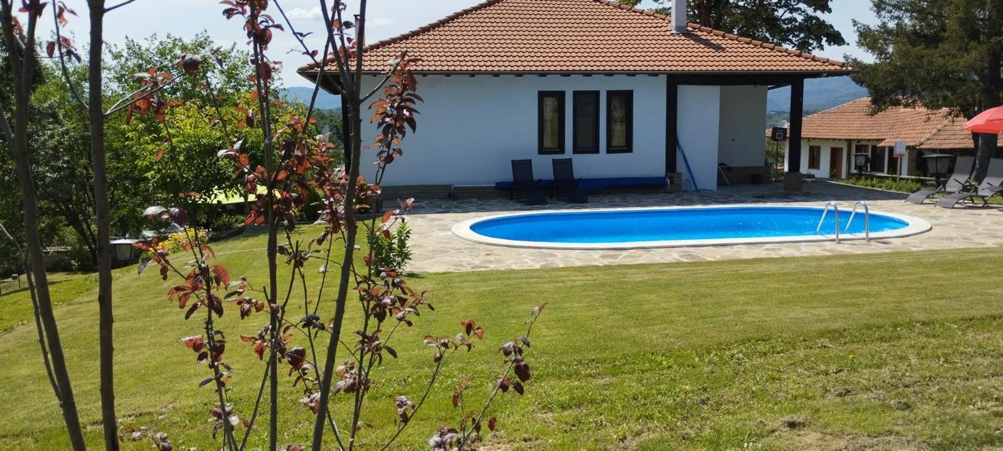 Бор И Шишарка Varzilkovtsi Exterior photo