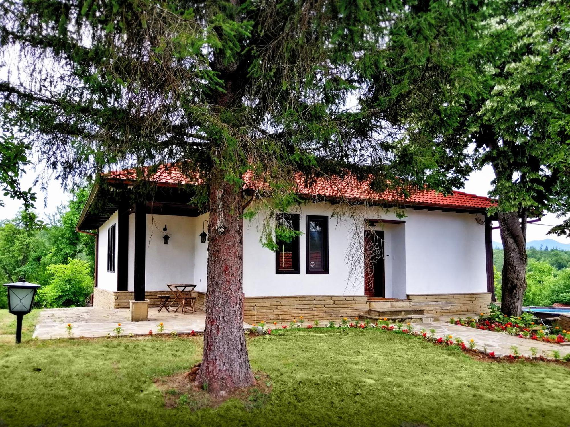 Бор И Шишарка Varzilkovtsi Exterior photo